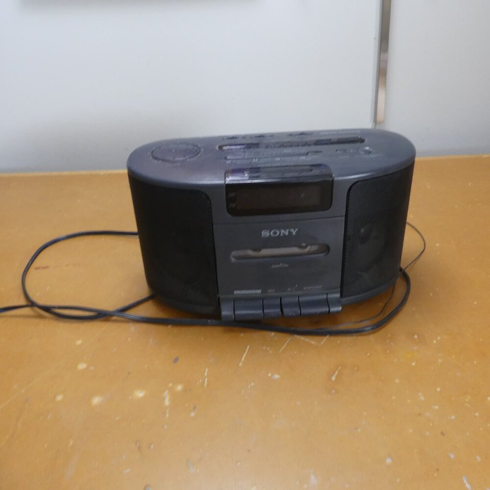 SONY DREAM MACHINE ICF-CS650 AM/FM Radio Cassette Tape Player Alarm Clock